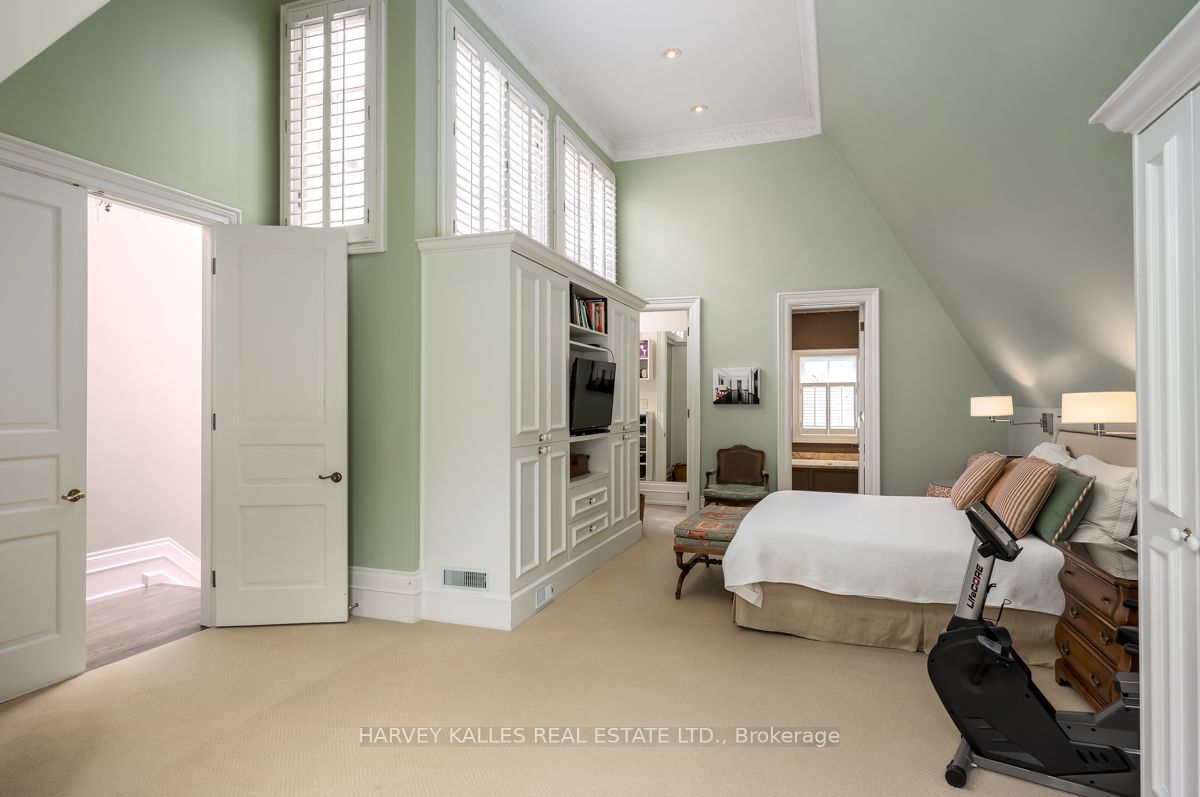 37 Heath Street W