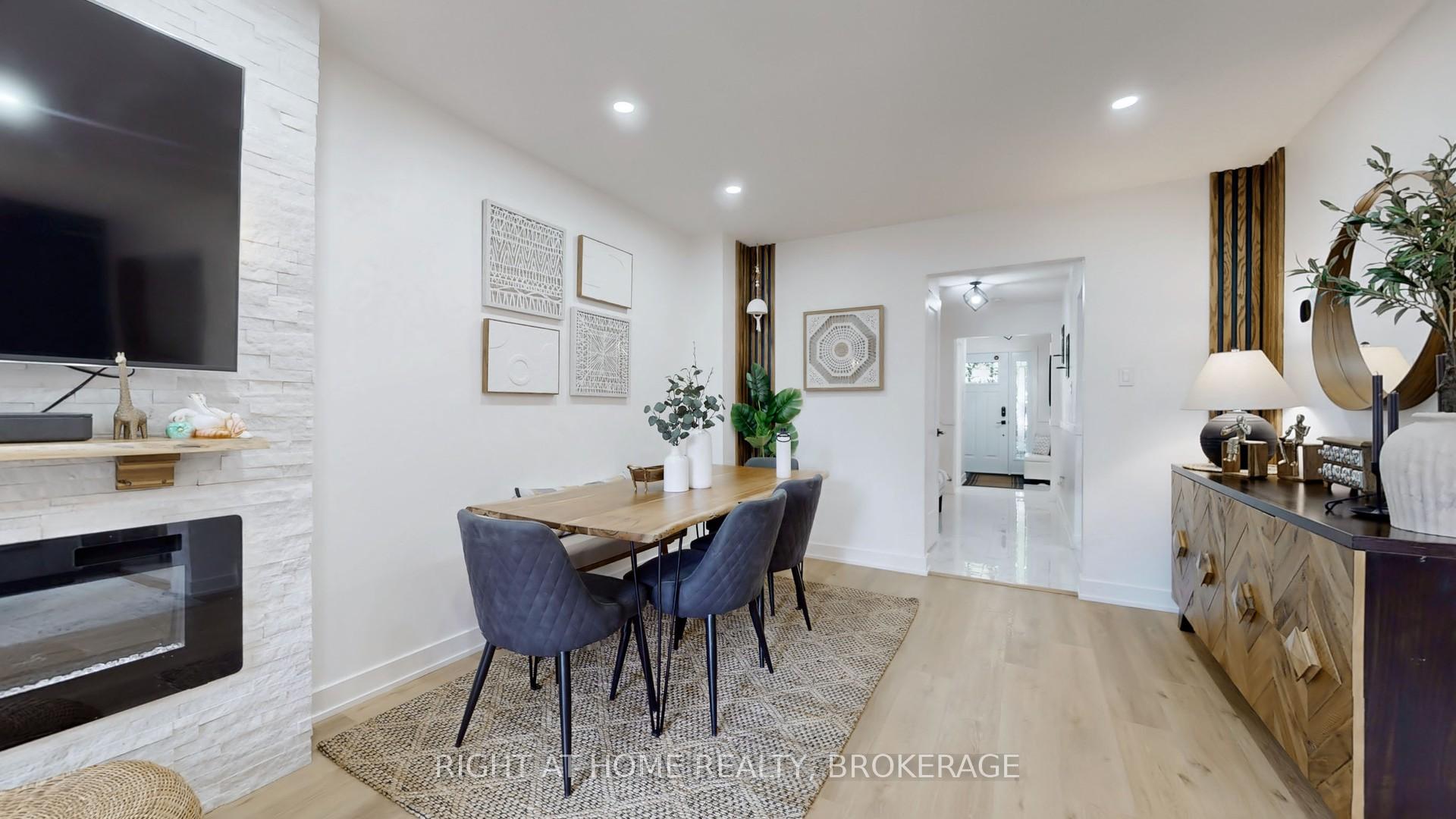 4 Bedrooms Condo at 4193 Longmoor, Burlington For sale