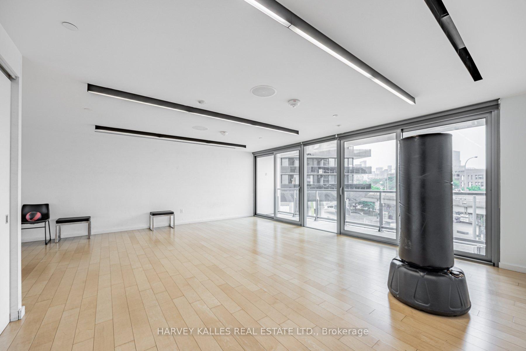 2 Bedrooms Condo at 170 Bayview,  Toronto For sale