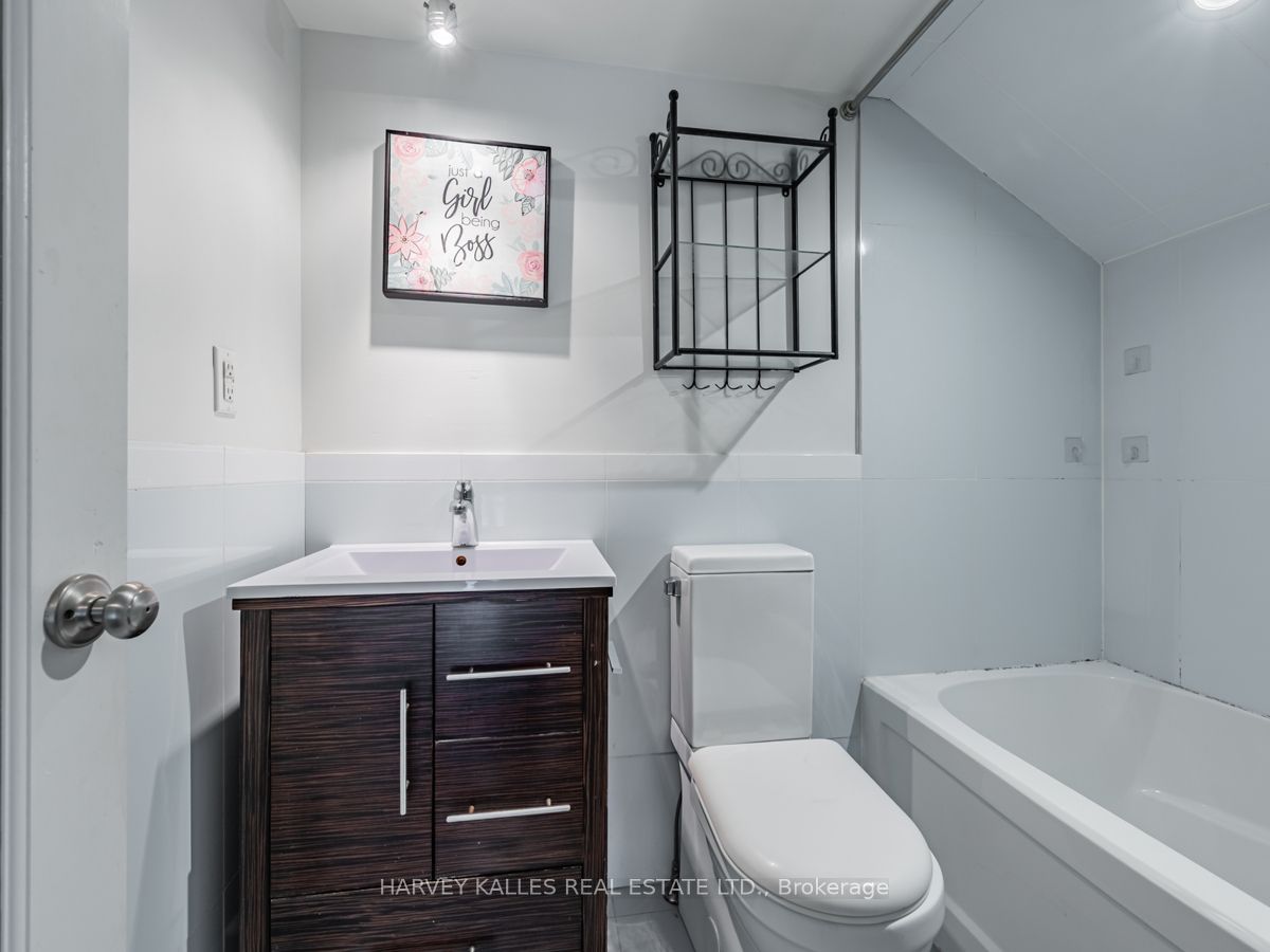 39 Sunnyside Avenue Upper