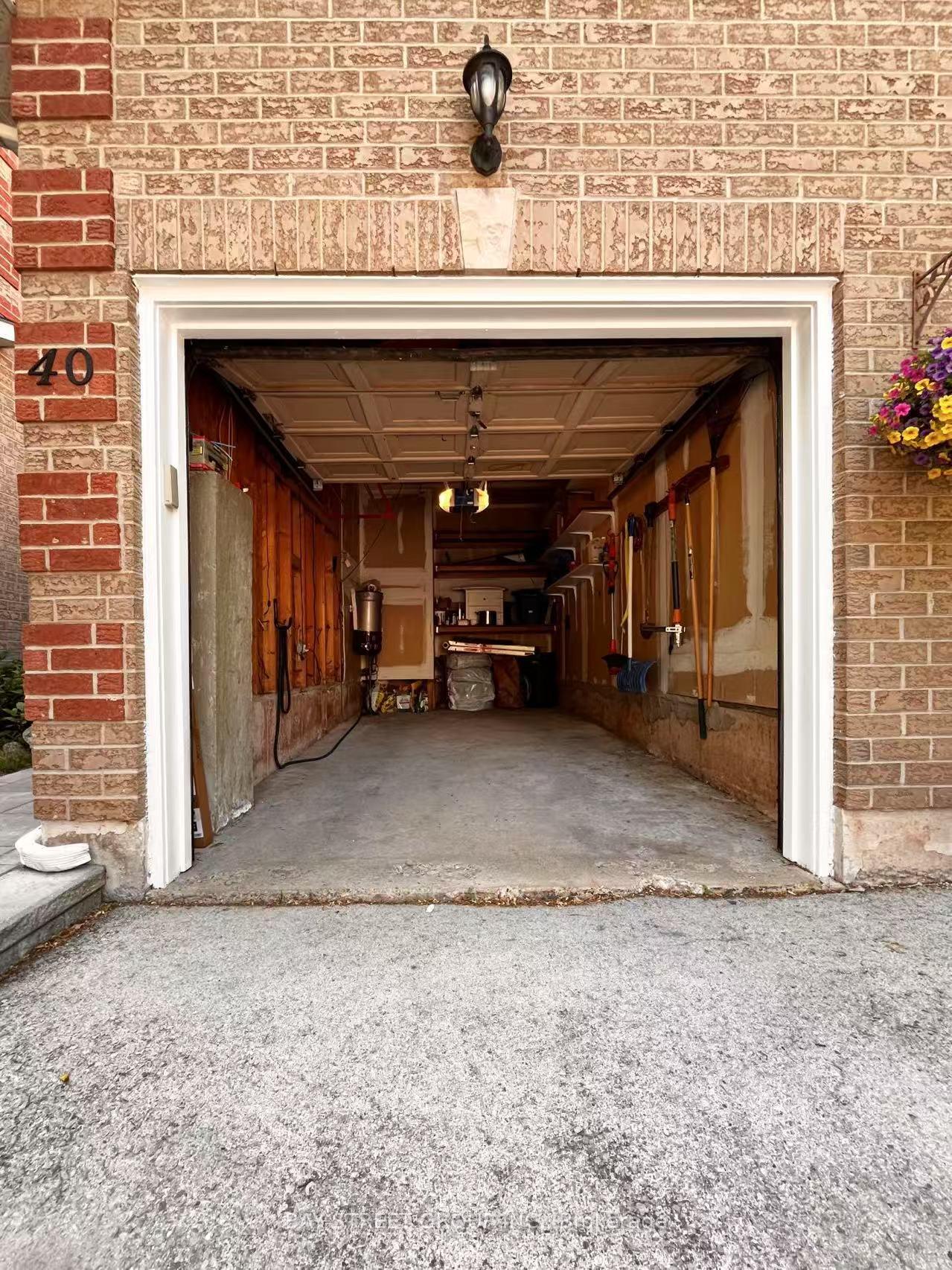 3 Bedrooms Condo at 1240 Westview, Oakville For sale