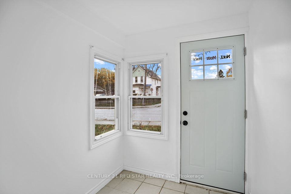 5082 St. Lawrence Avenue, Niagara Falls, ON L2E 3Y8