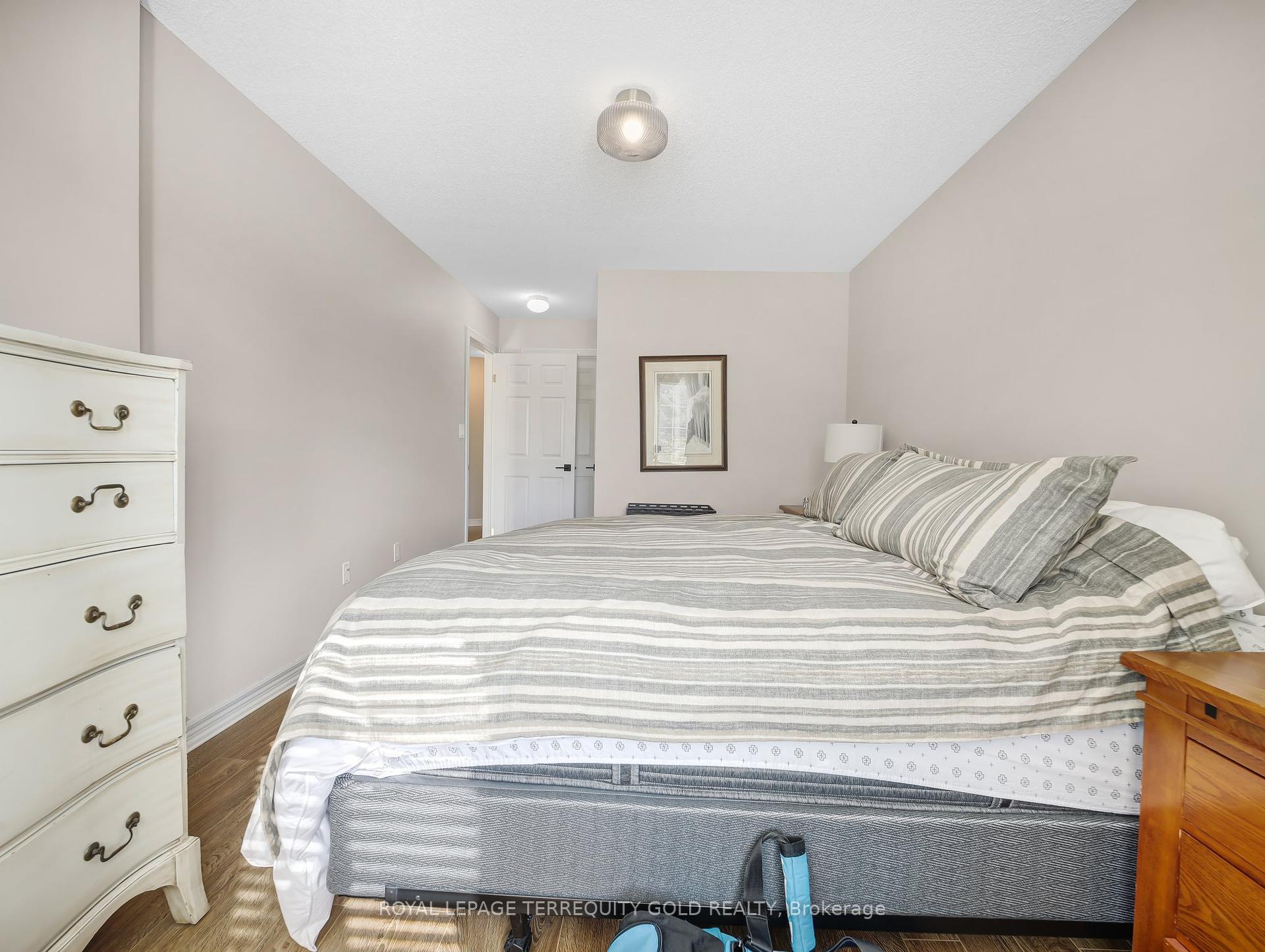 3 Bedrooms Condo at 4045 Upper Middle, Burlington For sale