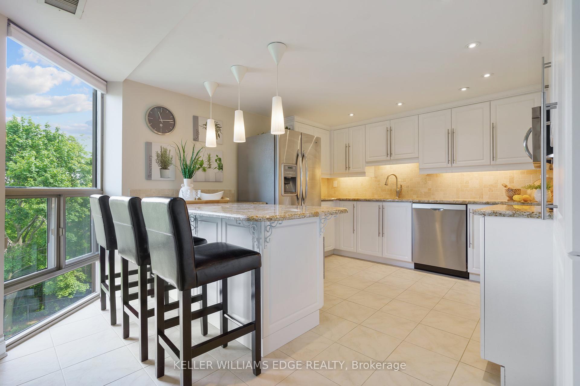 2 Bedrooms Condo at 5090 Pinedale, Burlington For sale