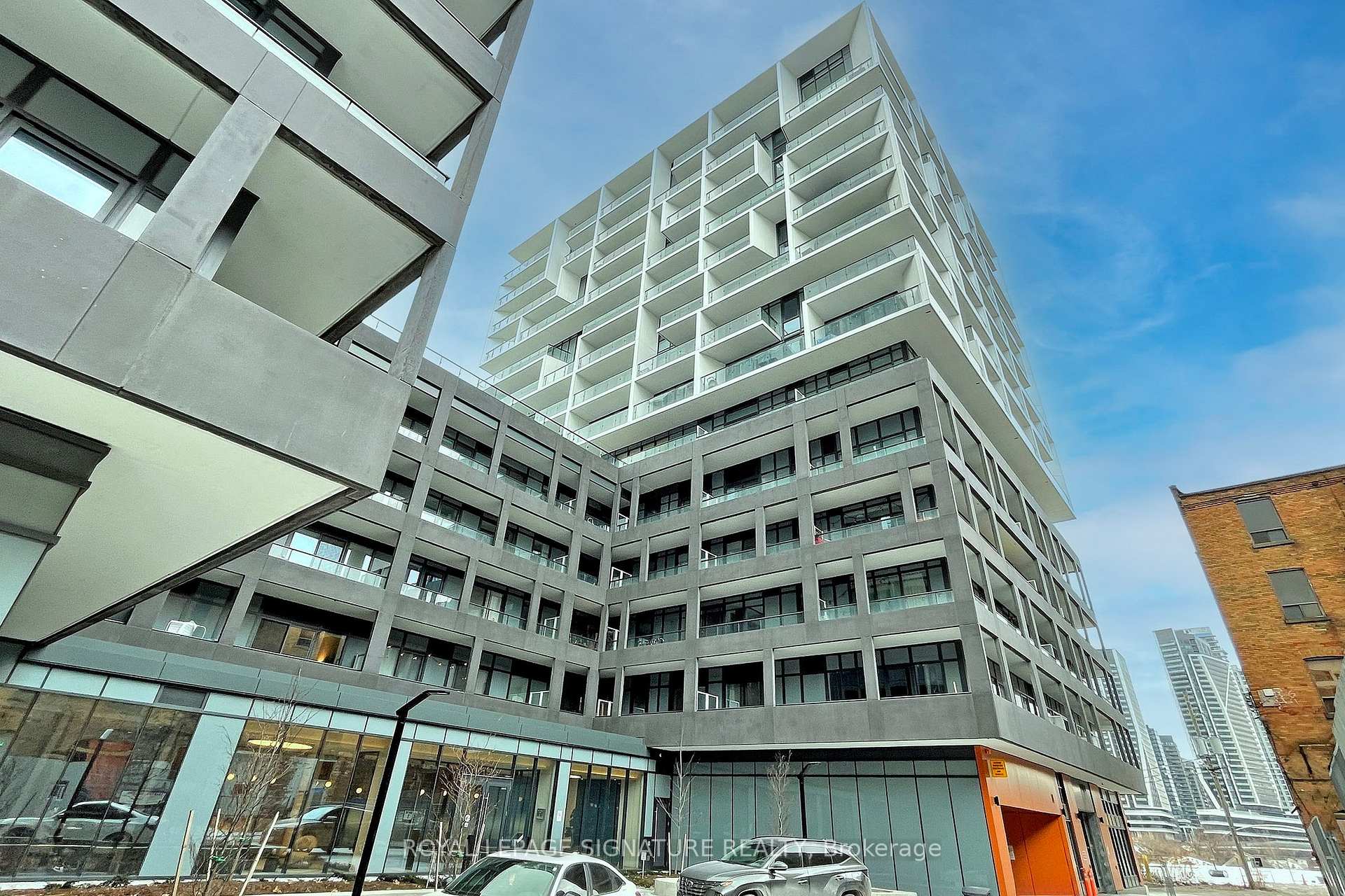 2 Bedrooms Condo at 9 Tecumseth, Toronto For sale
