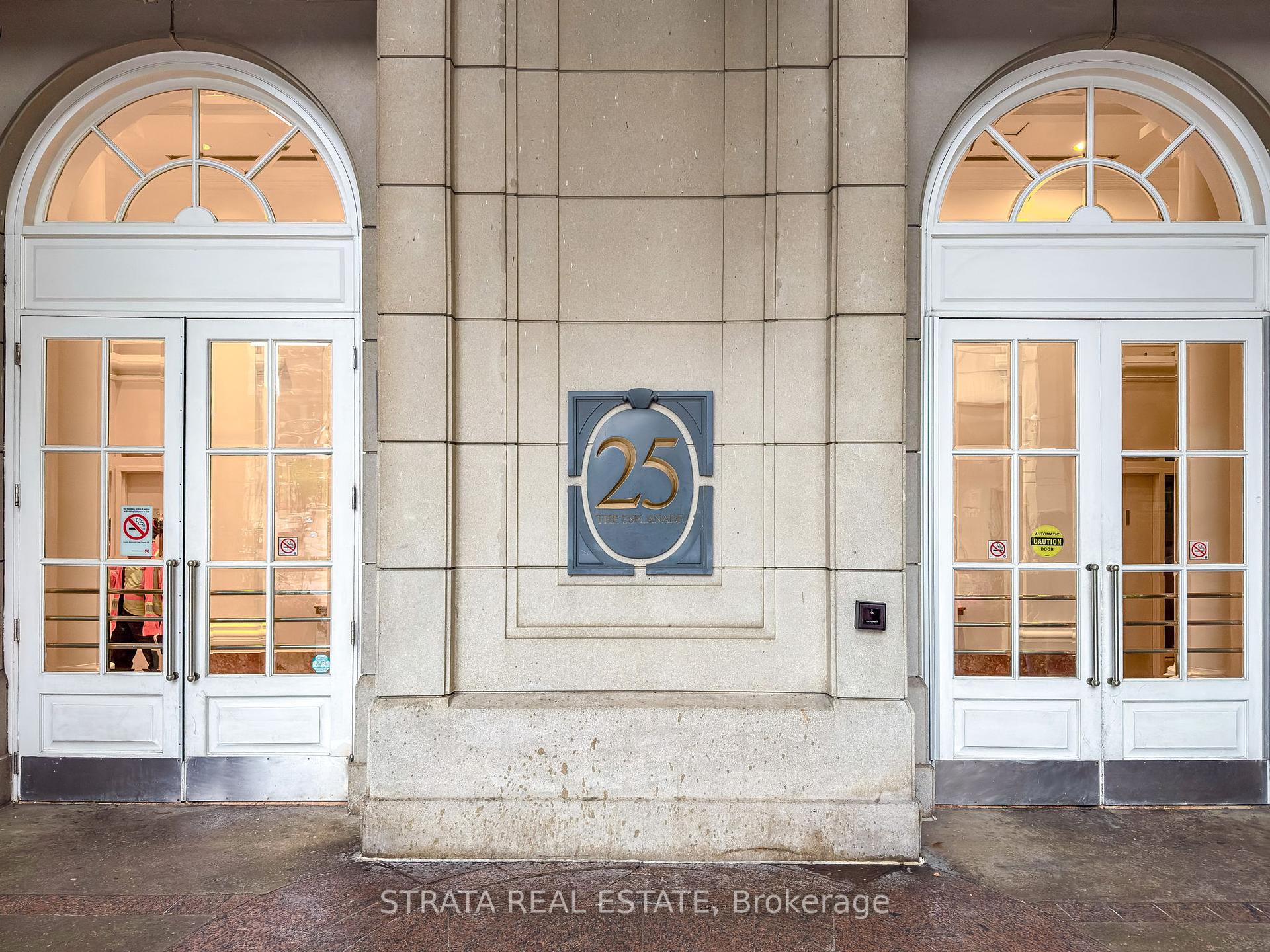 2 Bedrooms Condo at 25 The Esplanade, Toronto For sale