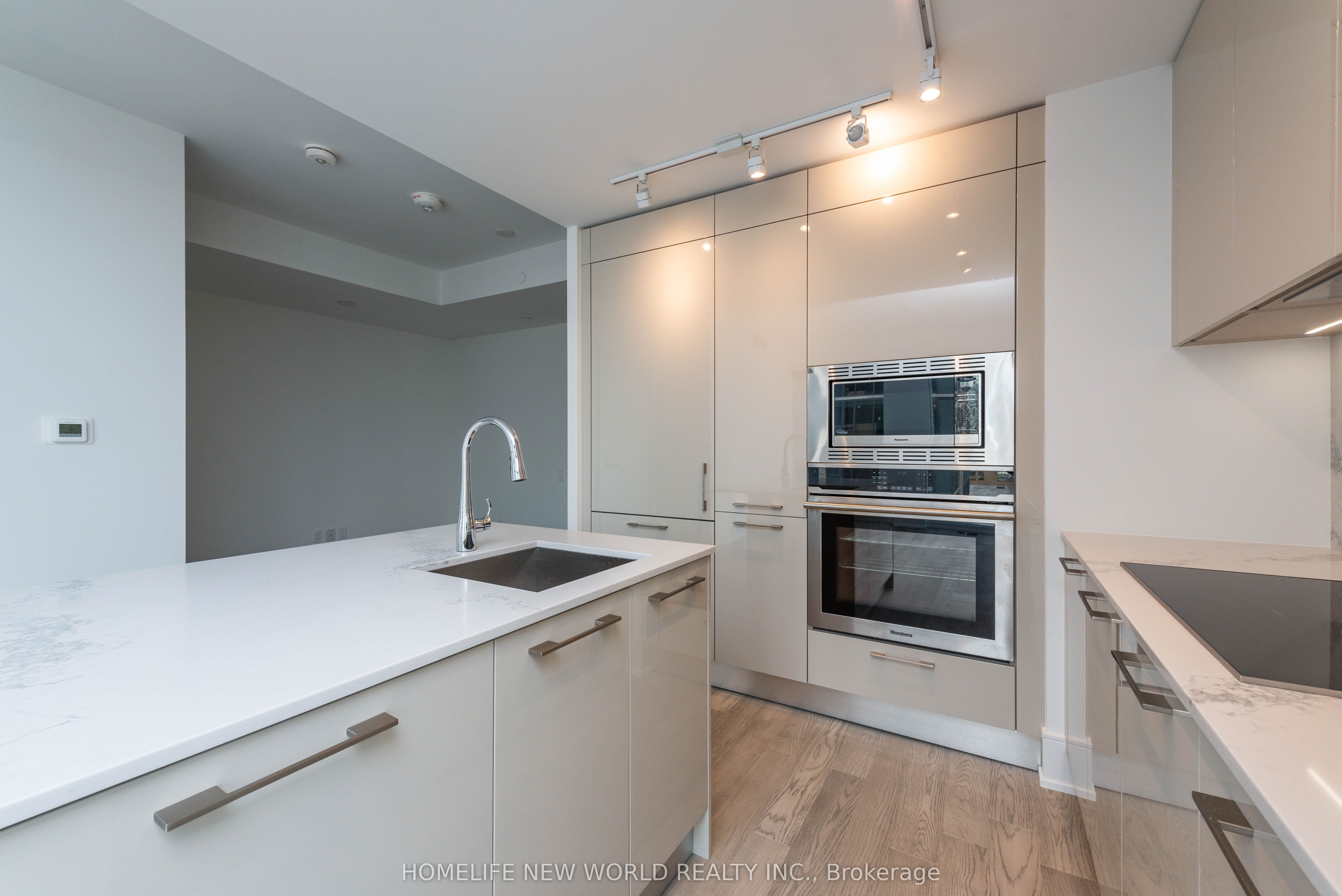 1 Gloucester Street, #1116