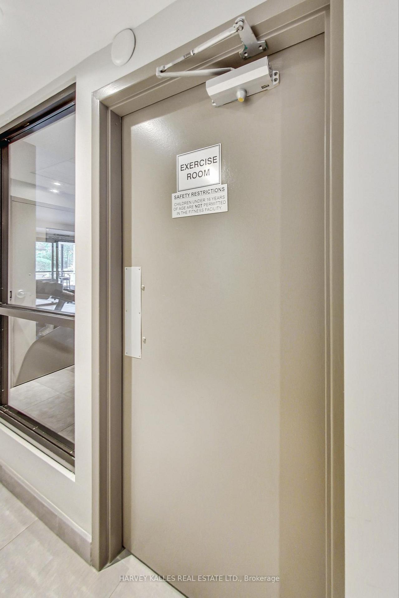 2 Bedrooms Condo at 33 Elmhurst, Toronto For sale