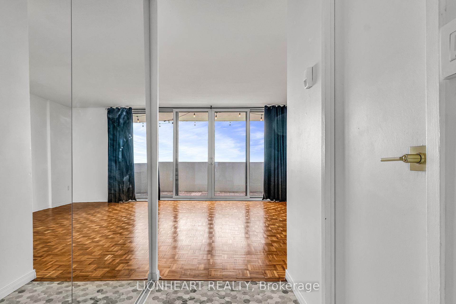 Condo at 40 Homewood, Toronto For sale