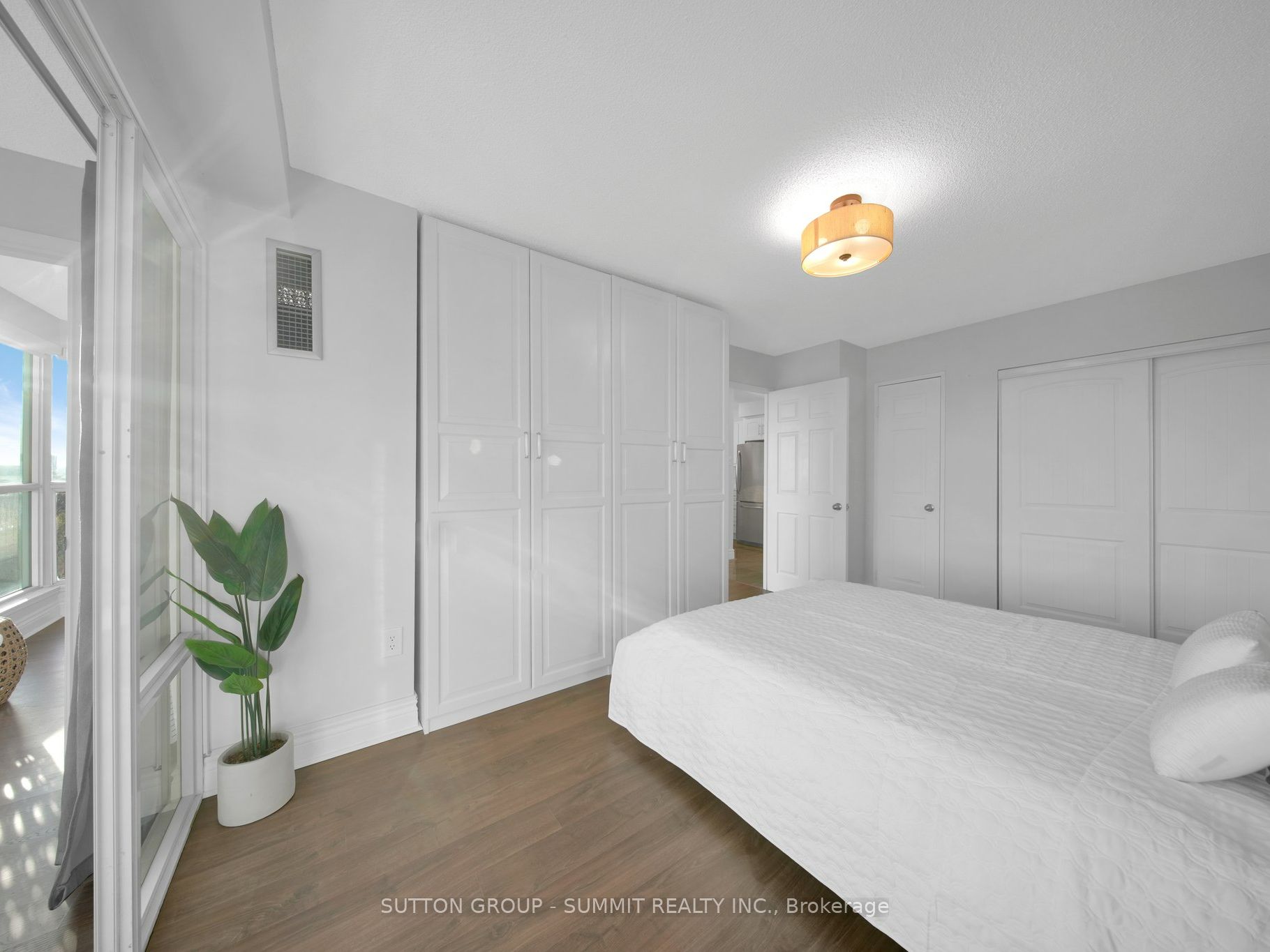 2155 Burnhamthorpe Road W, #1208