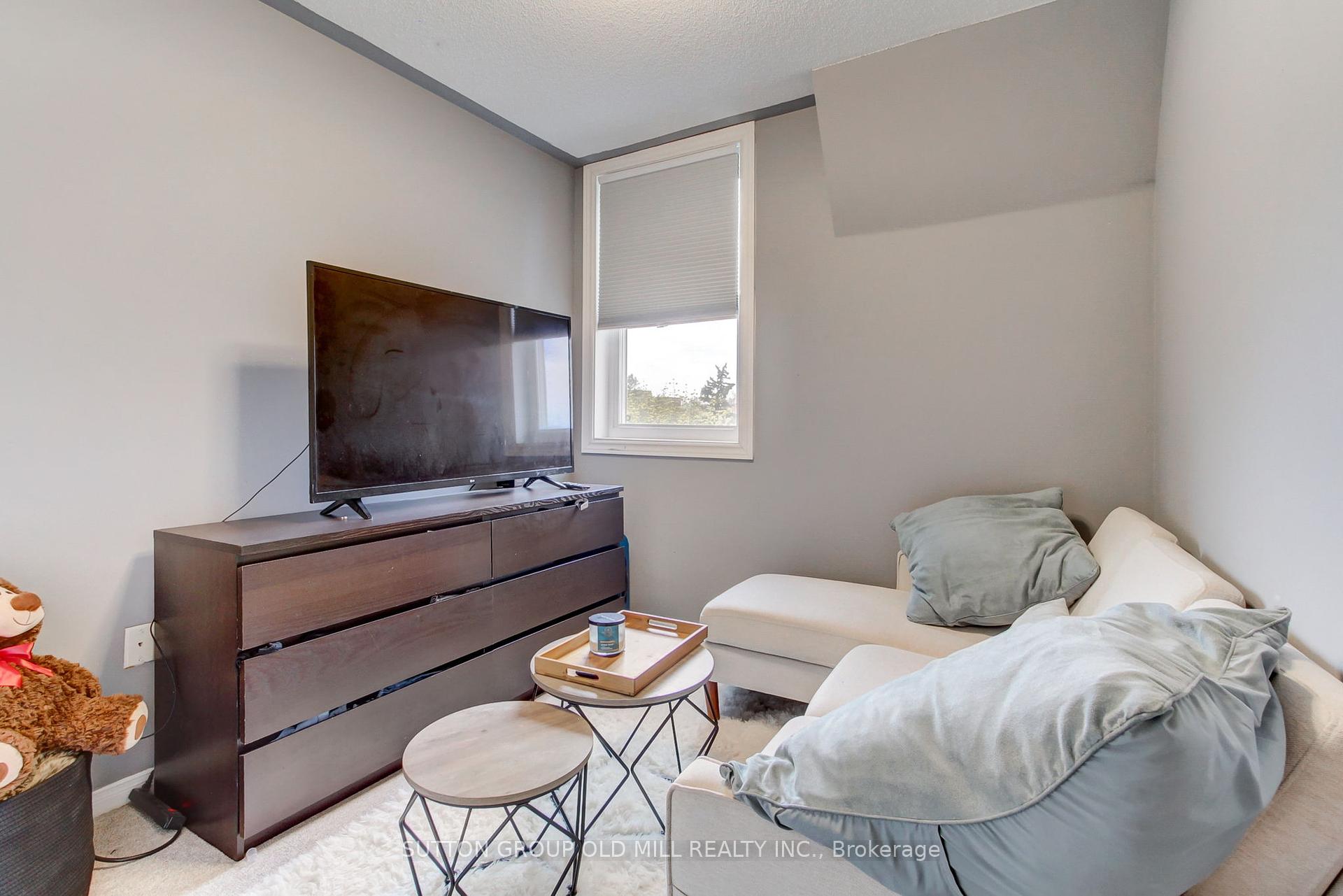 3 Bedrooms Condo at 760 Lawrence,  Toronto For sale