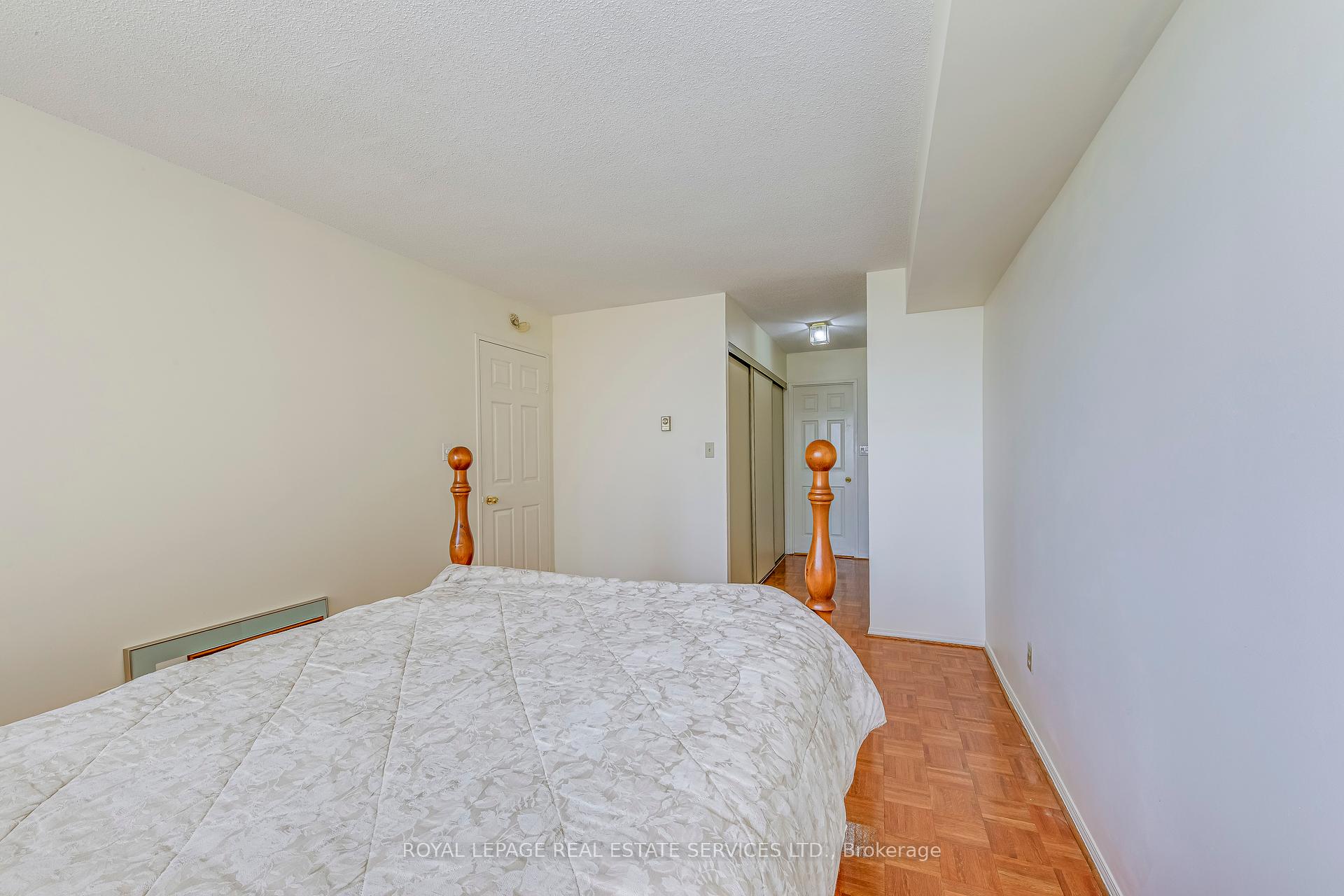 2 Bedrooms Condo at 3605 Kariya, Mississauga For sale