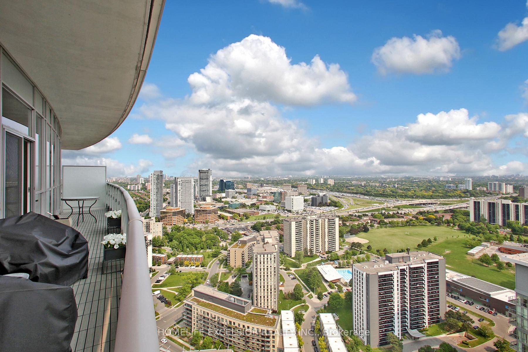 2 Bedrooms Condo at 70 Forest Manor, Toronto For sale