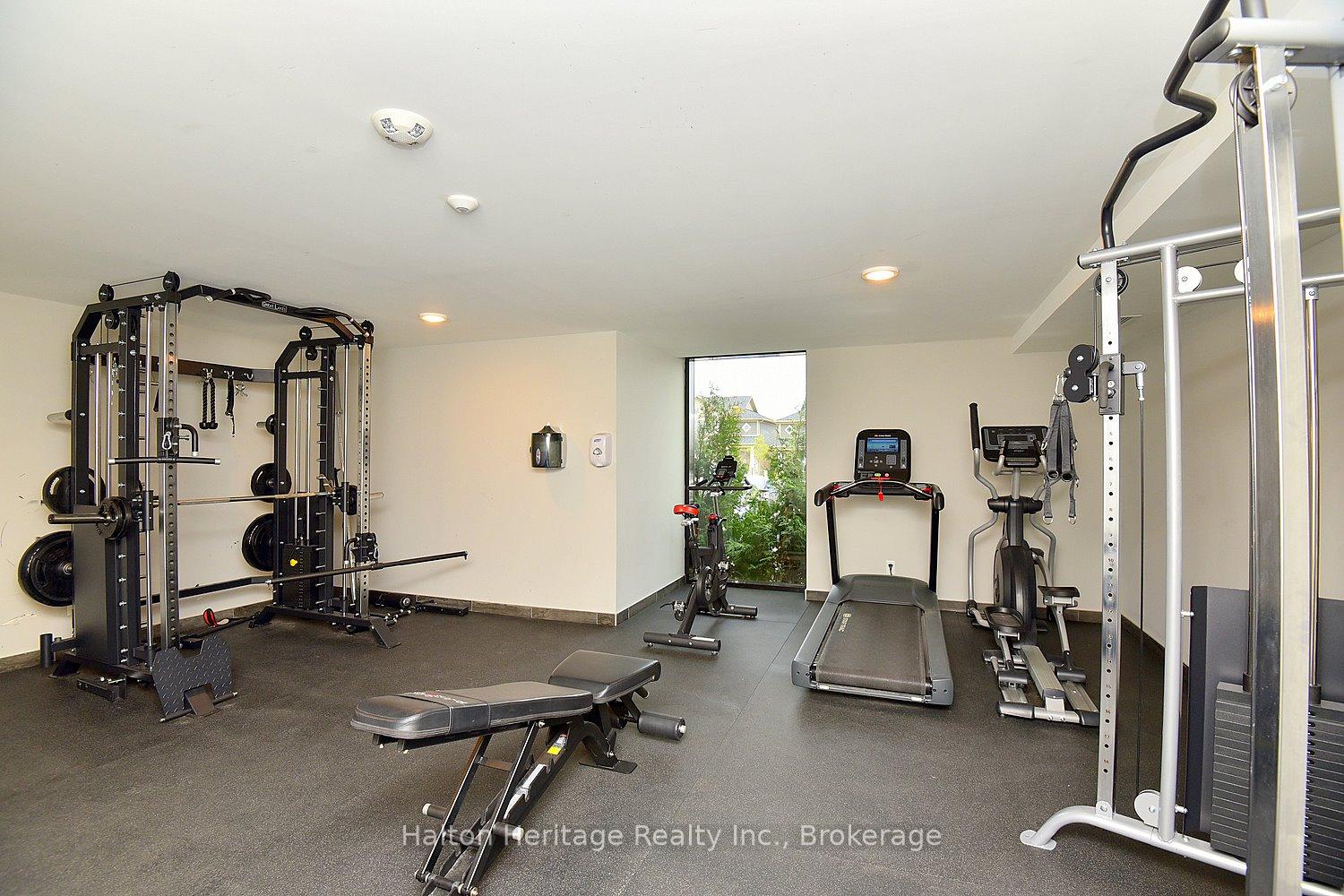 2 Bedrooms Condo at 30 Hamilton,  Hamilton For sale