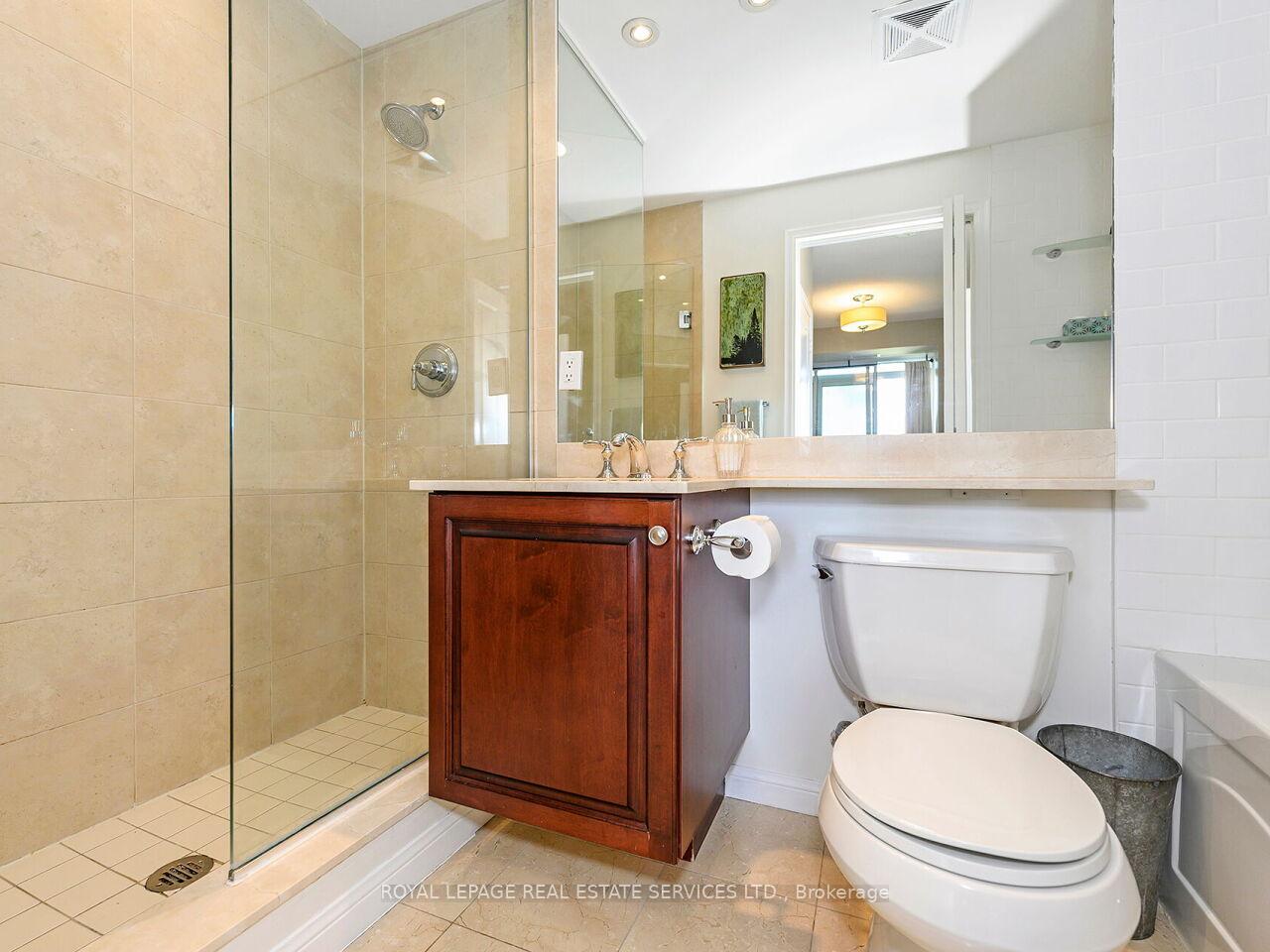 2 Bedrooms Condo at 628 Fleet, Toronto For sale