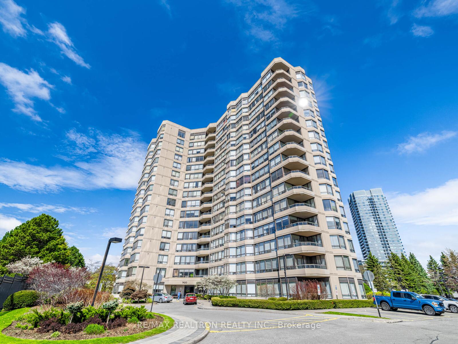 3 Bedrooms Condo at 7420 Bathurst, Vaughan For sale