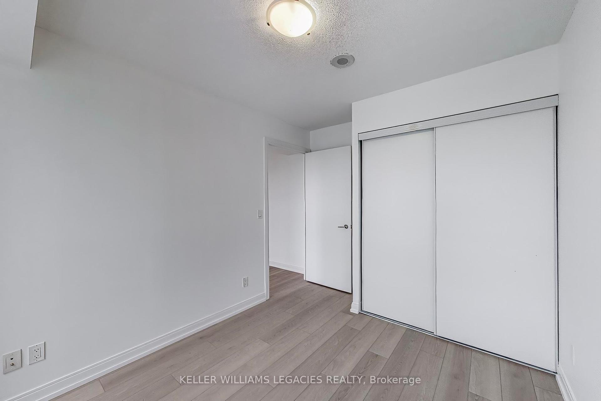 1 Bedroom Condo at 181 Village Green, Toronto For sale