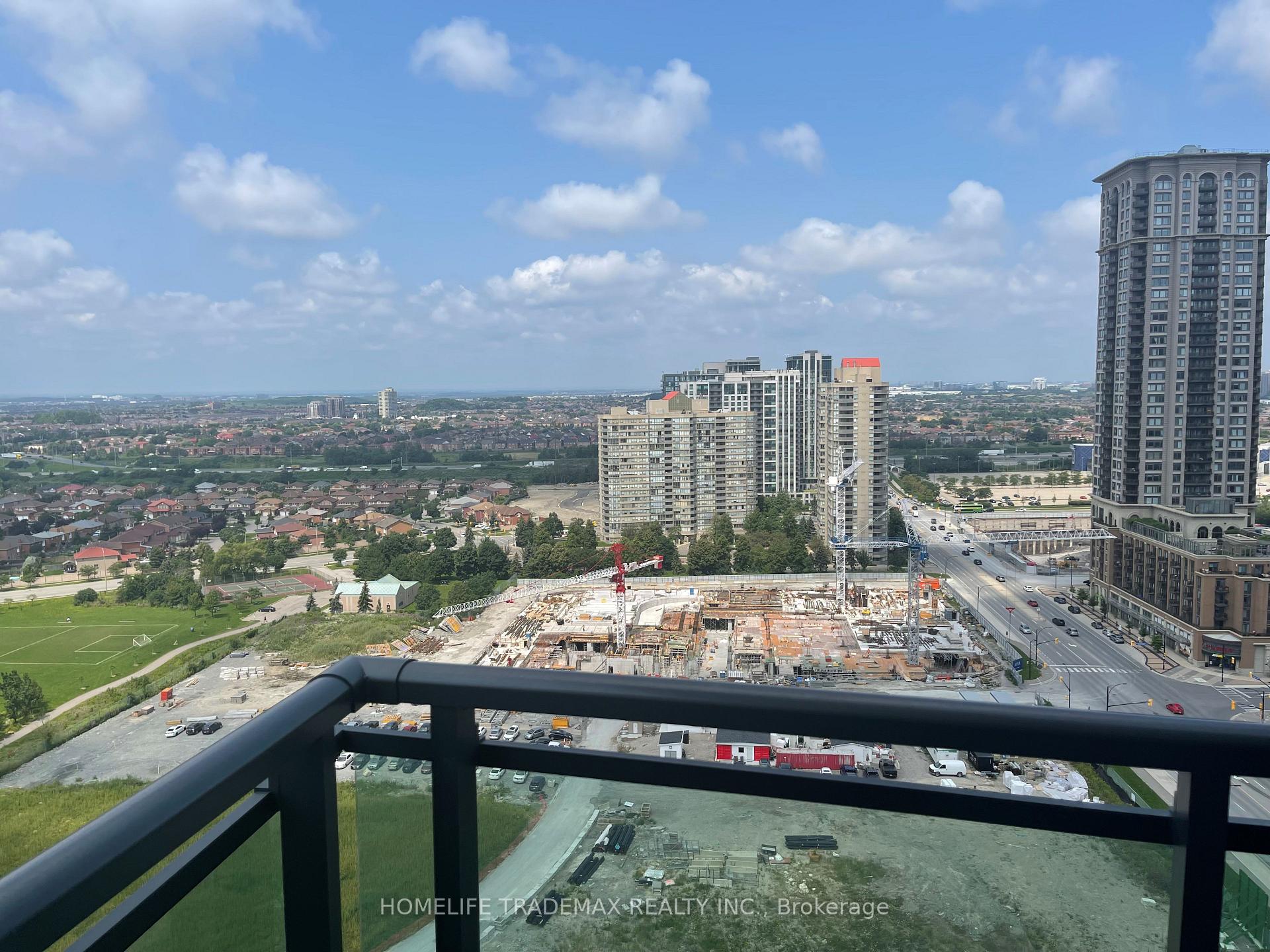 3 Bedrooms Condo at 4099 Brickstone, Mississauga For sale