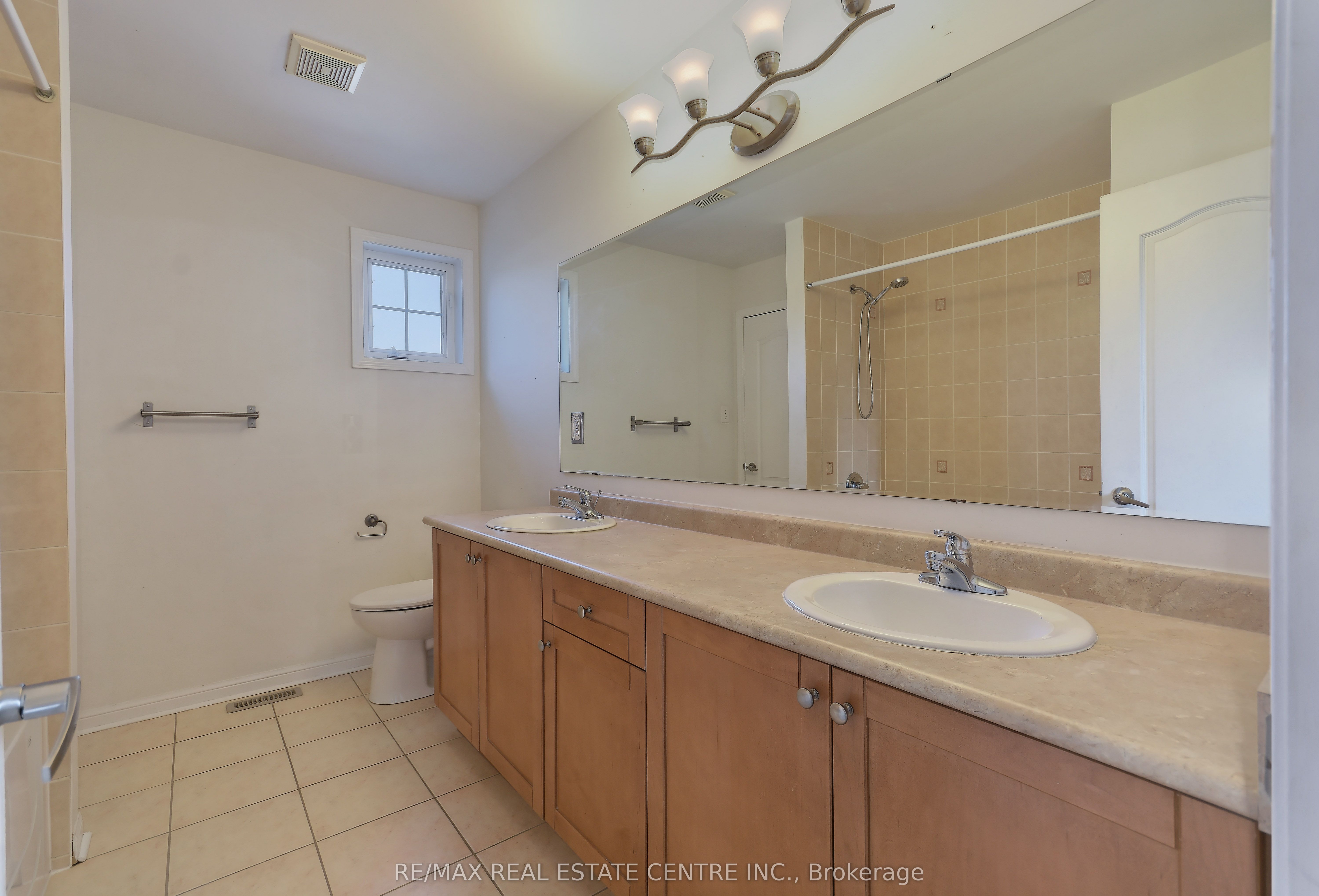 1399 Marshall Crescent