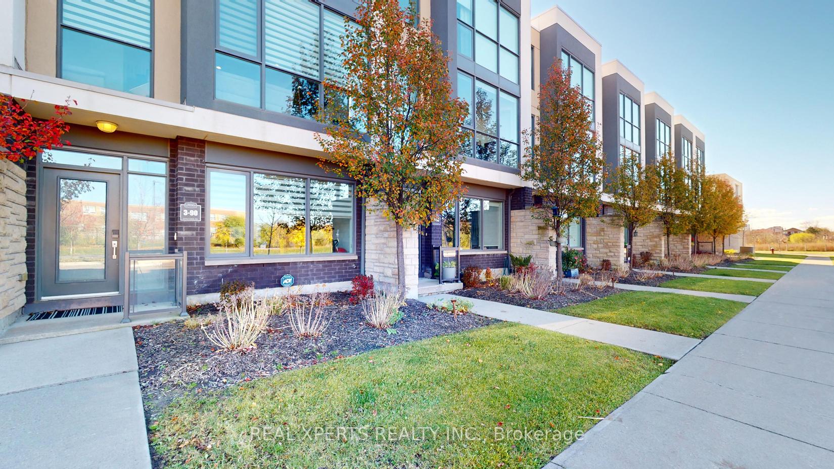4 Bedrooms Condo at 90 Little Creek,  Mississauga For sale