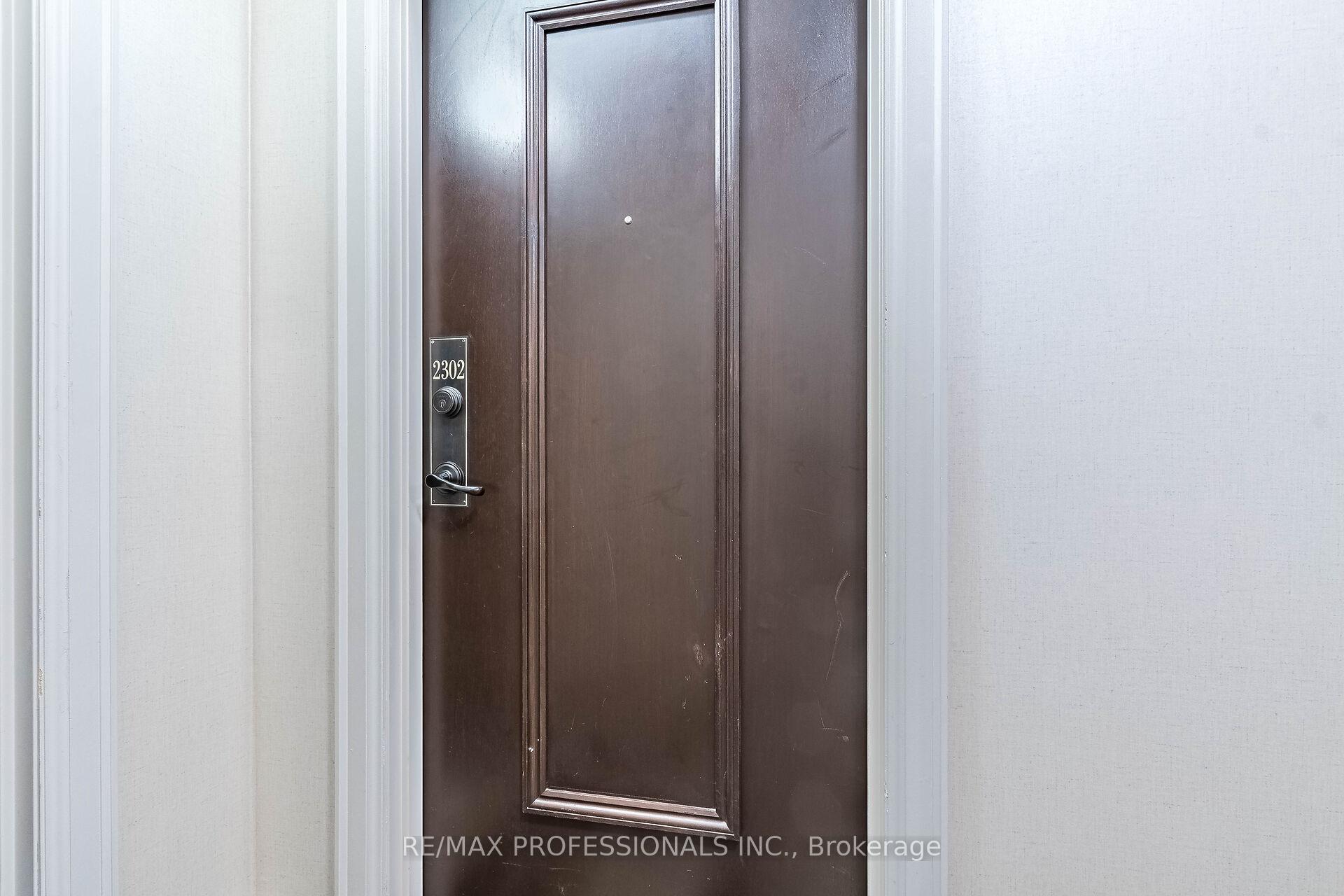 #2302 – 385 Prince Of Wales Drive, Mississauga, ON L5B 0C6