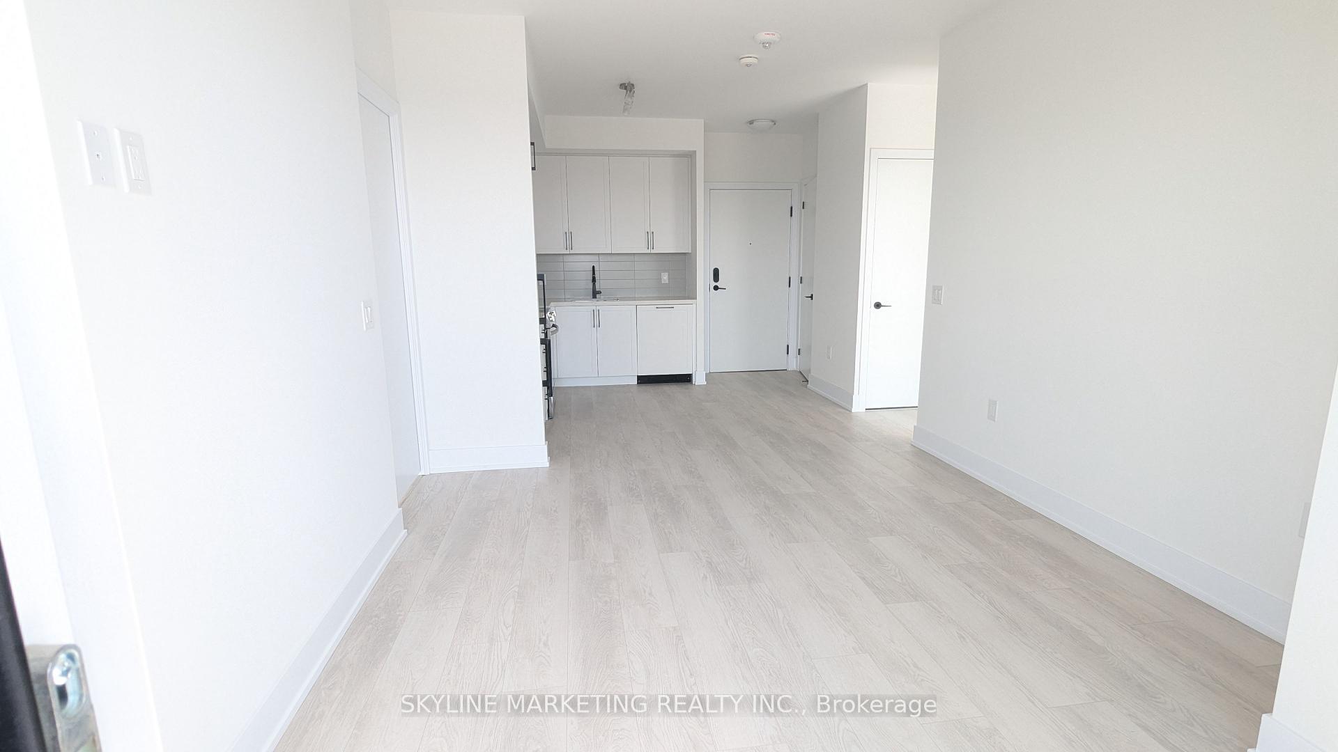 2 Bedrooms Condo at 2450 Old Bronte, Oakville For sale