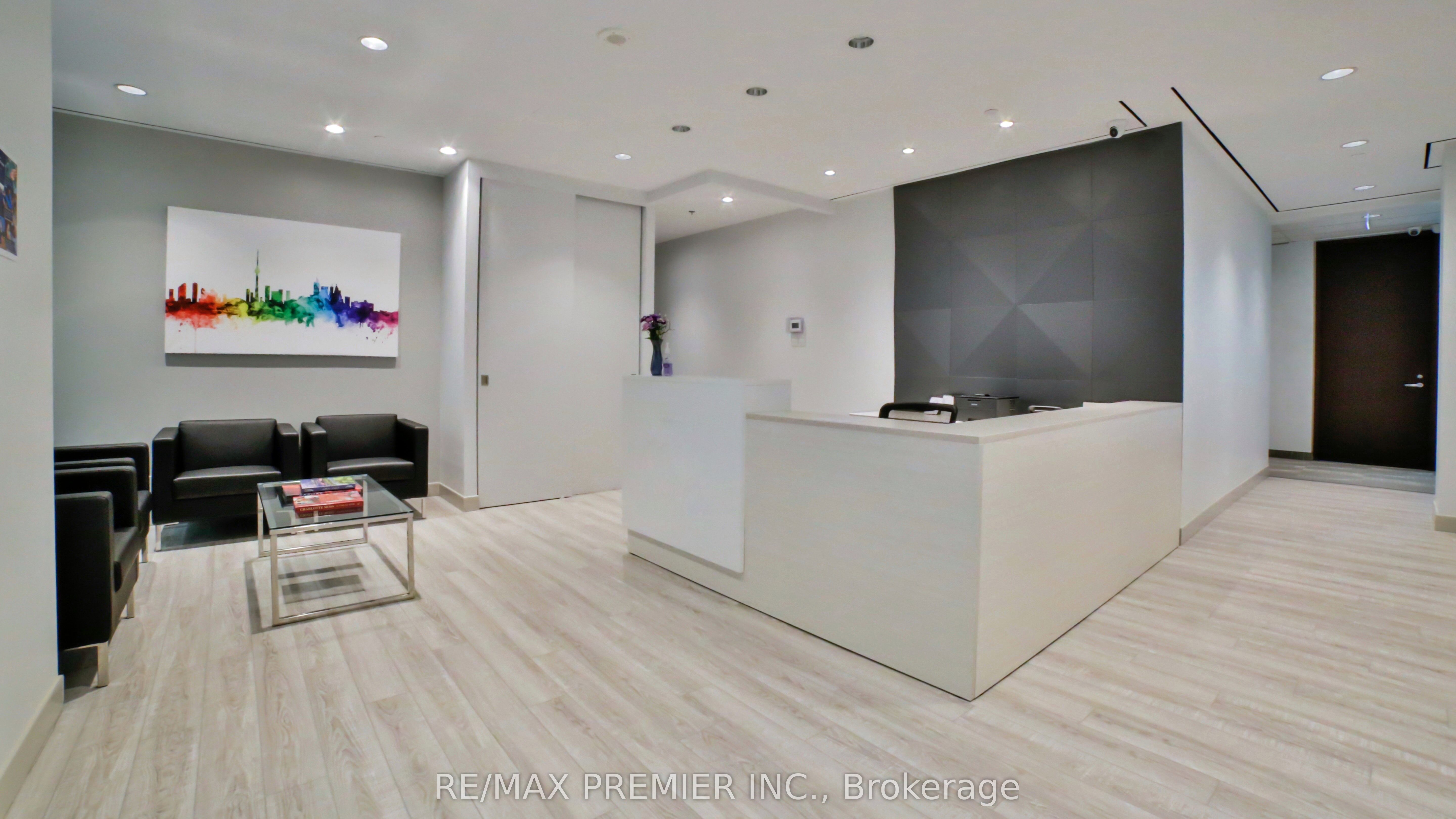 2020 Winston Park Drive, #200-06