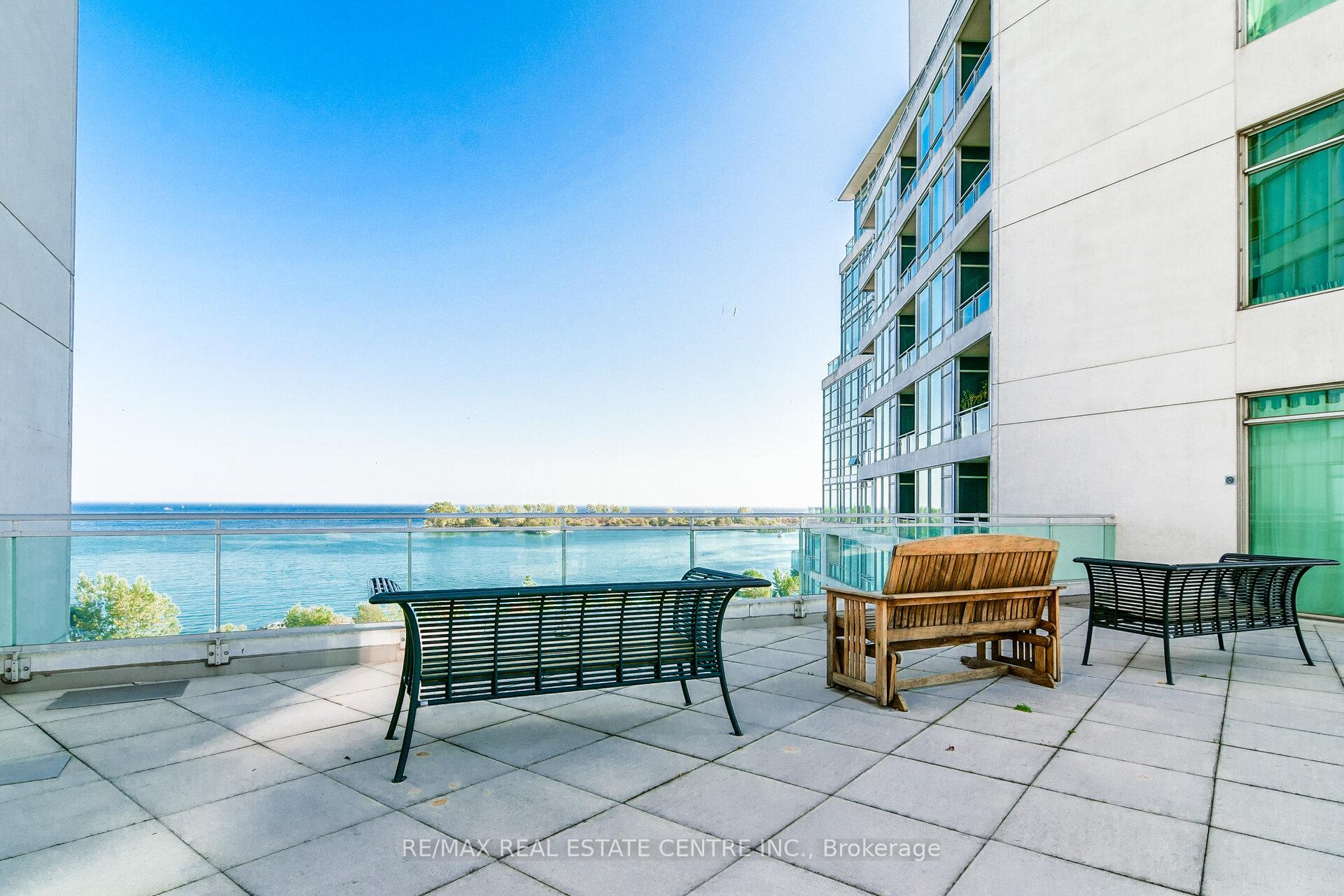2 Bedrooms Condo at 5 Marine Parade,  Toronto For sale