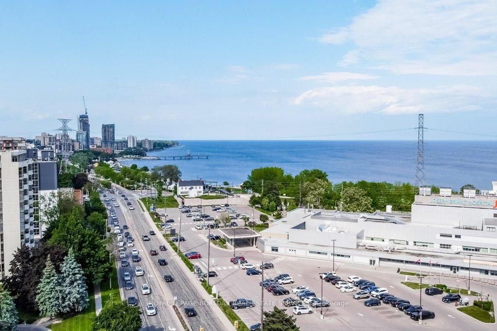 2 Bedrooms Condo at 1201 North Shore, Burlington For sale