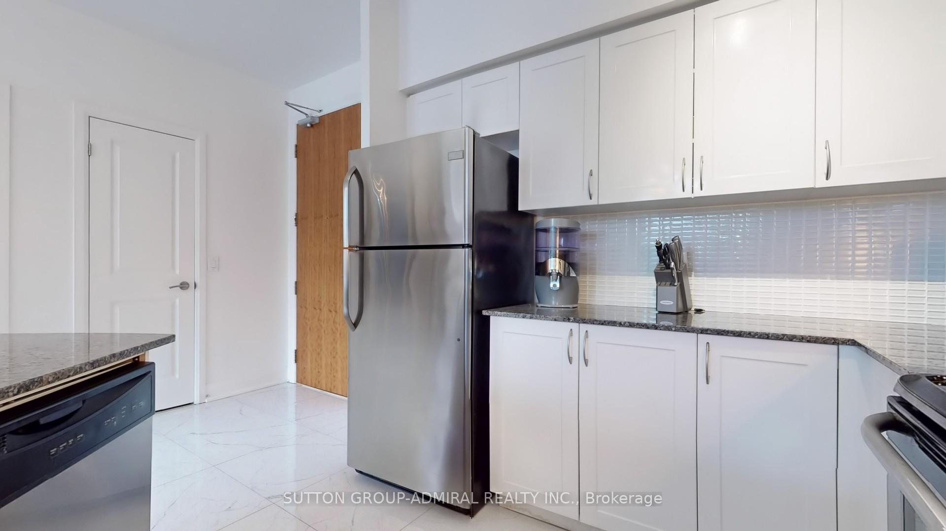 2 Bedrooms Condo at 4700 Highway 7, Vaughan For sale
