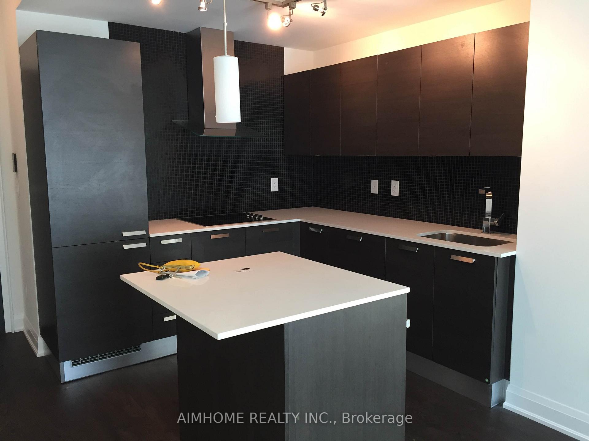 3 Bedrooms Condo at 9 Bogert,  Toronto For sale