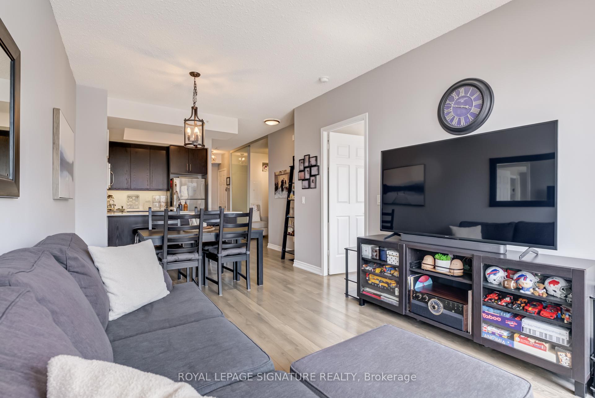 2 Bedrooms Condo at 15 James Finlay, Toronto For sale