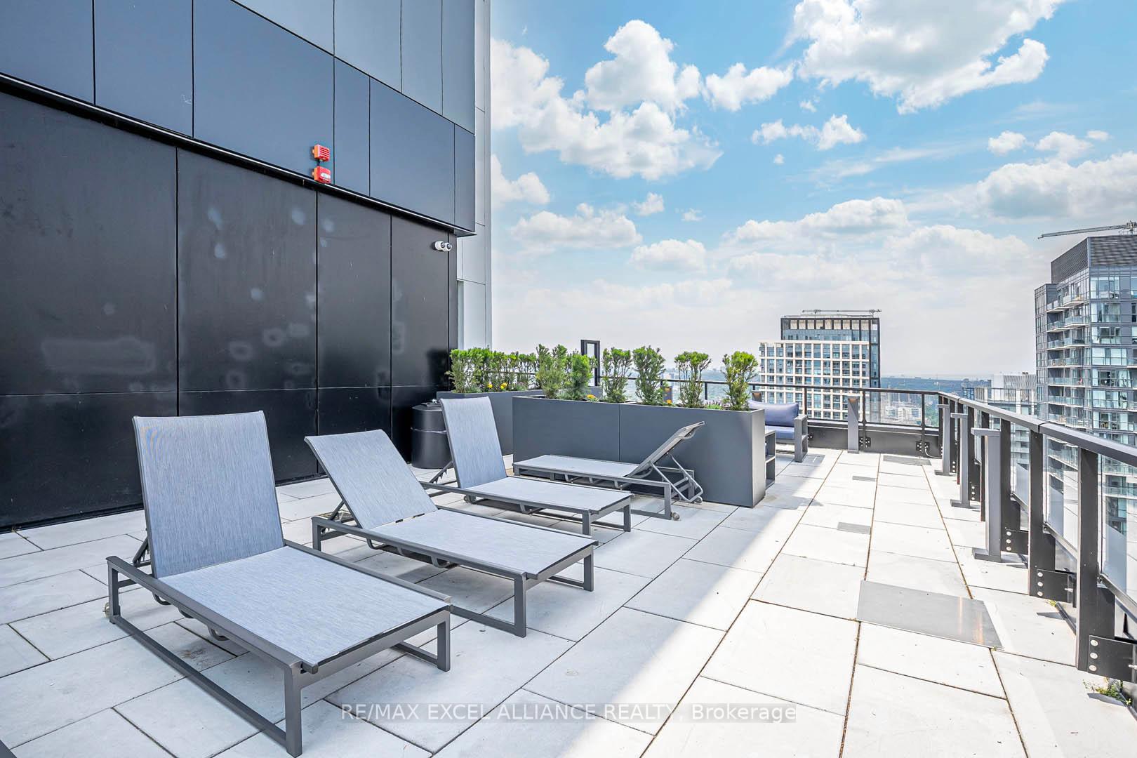 2 Bedrooms Condo at 357 King,  Toronto For sale