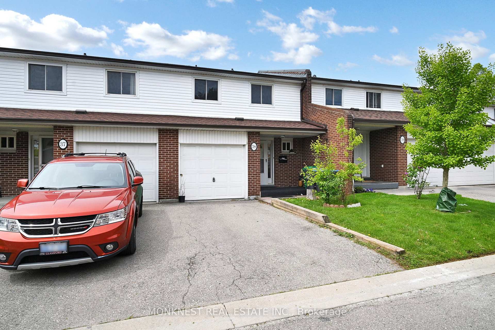 5 Bedrooms Condo at 2380 Bromsgrove, Mississauga For sale