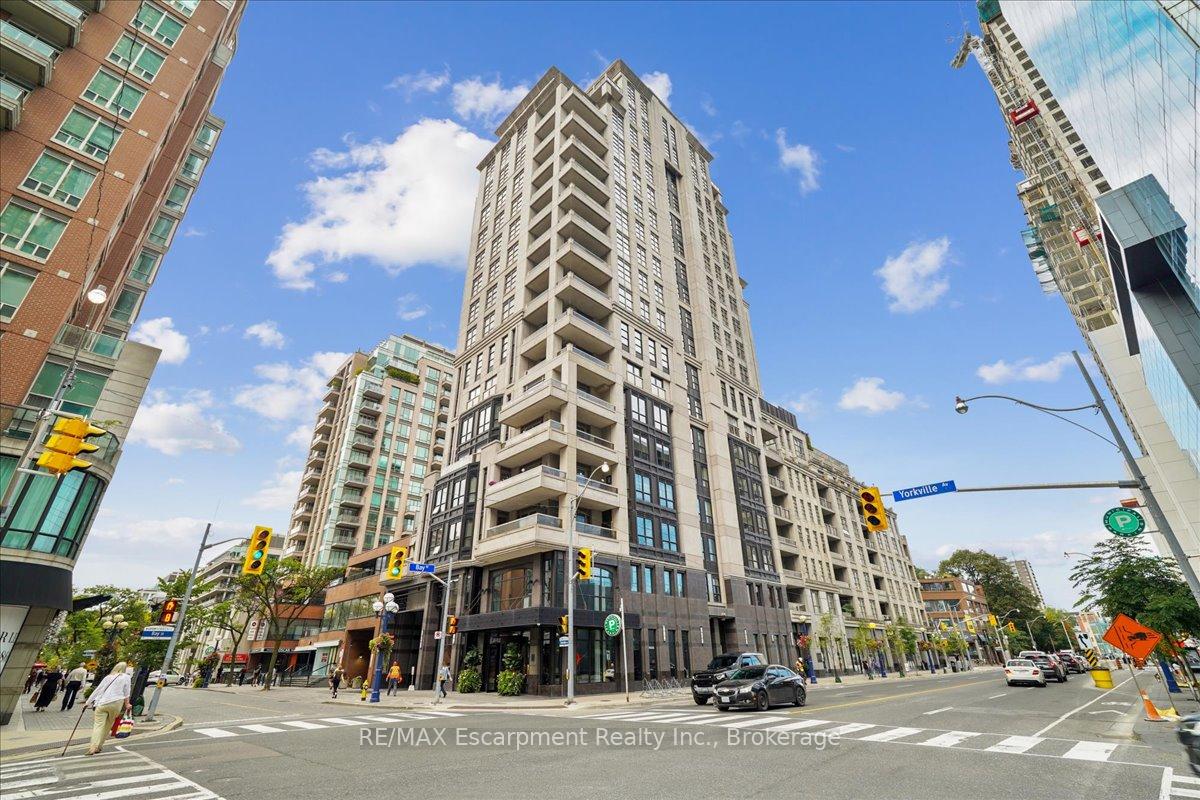 3 Bedrooms Condo at 68 Yorkville, Toronto For sale