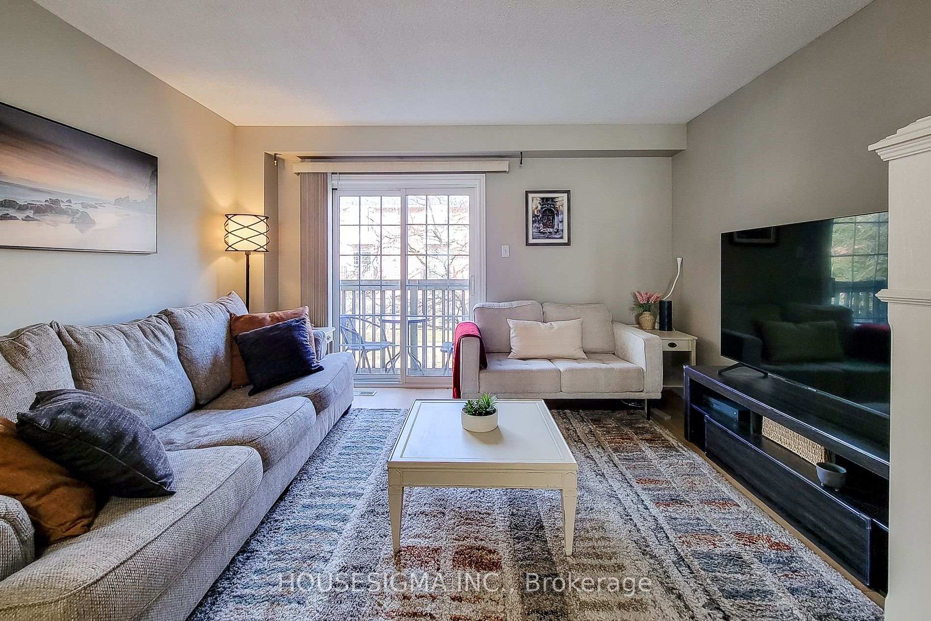 2 Bedrooms Condo at 3480 Upper Middle, Burlington For sale