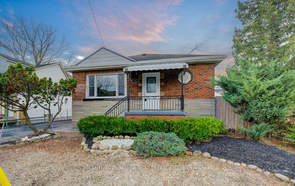 196 Queensdale
