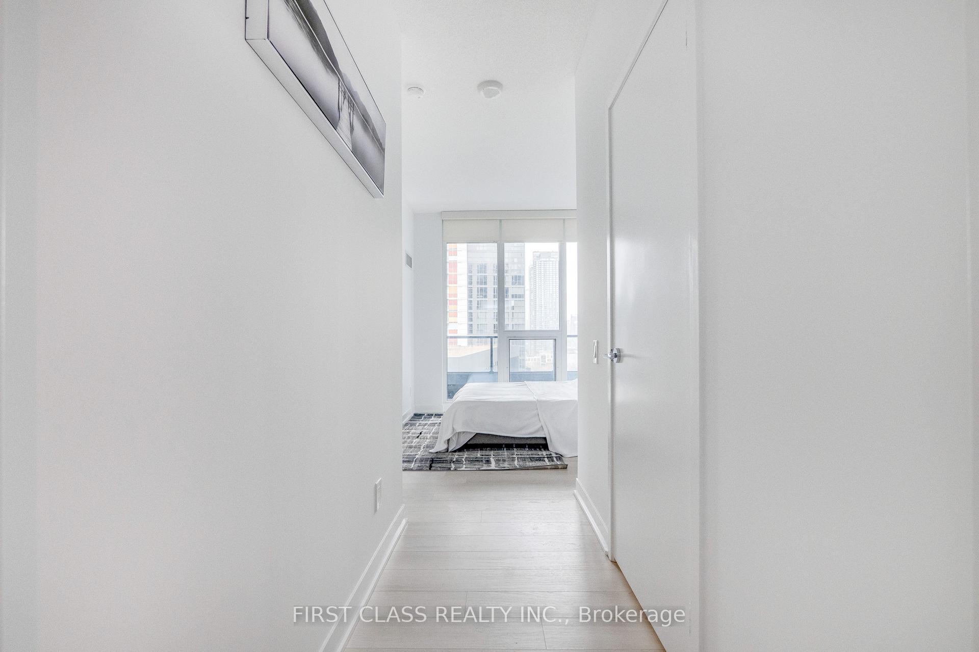 3 Bedrooms Condo at 80 Queens Wharf, Toronto For sale
