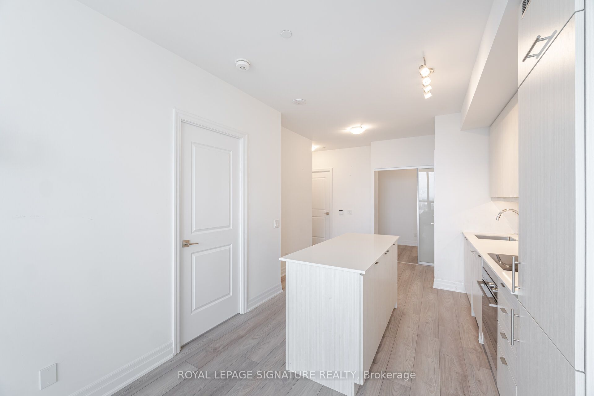 36 Elm Drive, #3007