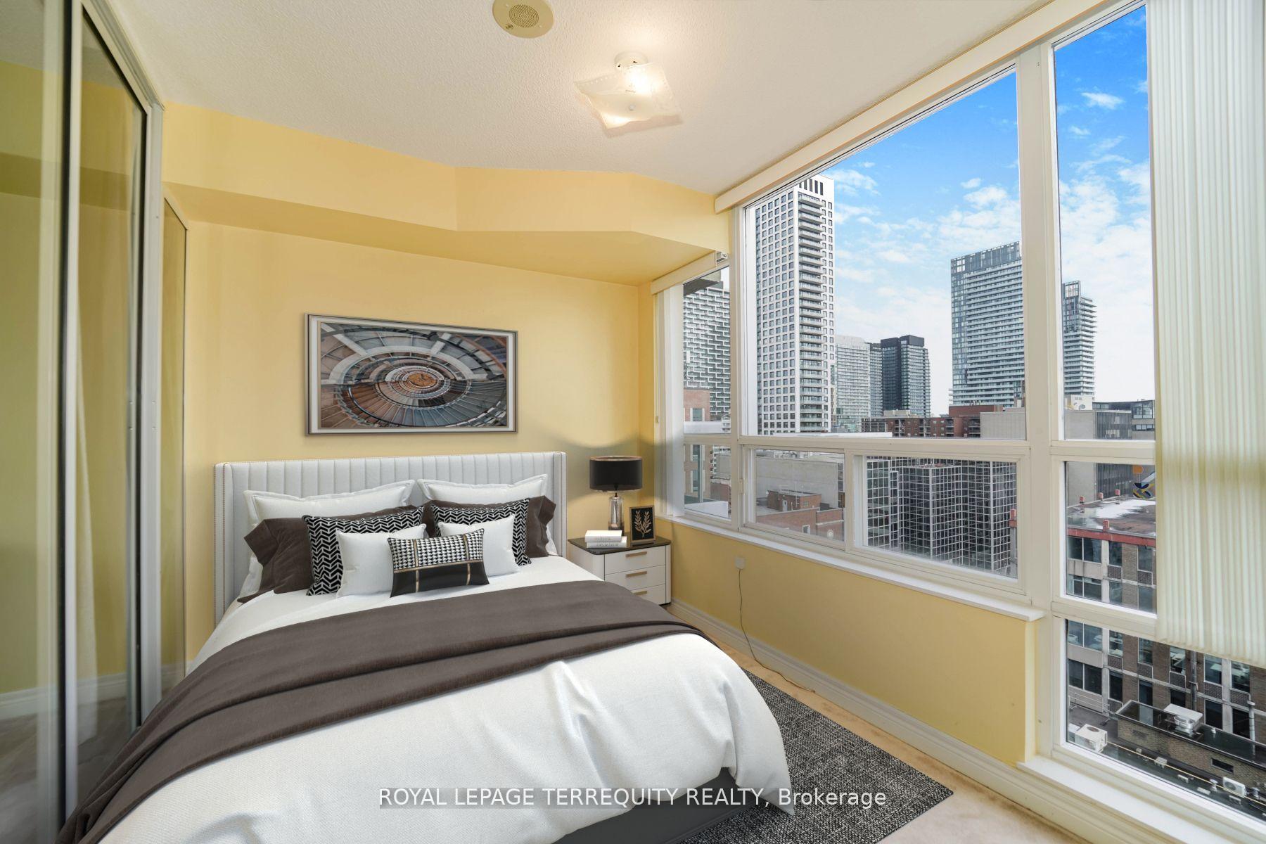 2 Bedrooms Condo at 43 Eglinton, Toronto For sale