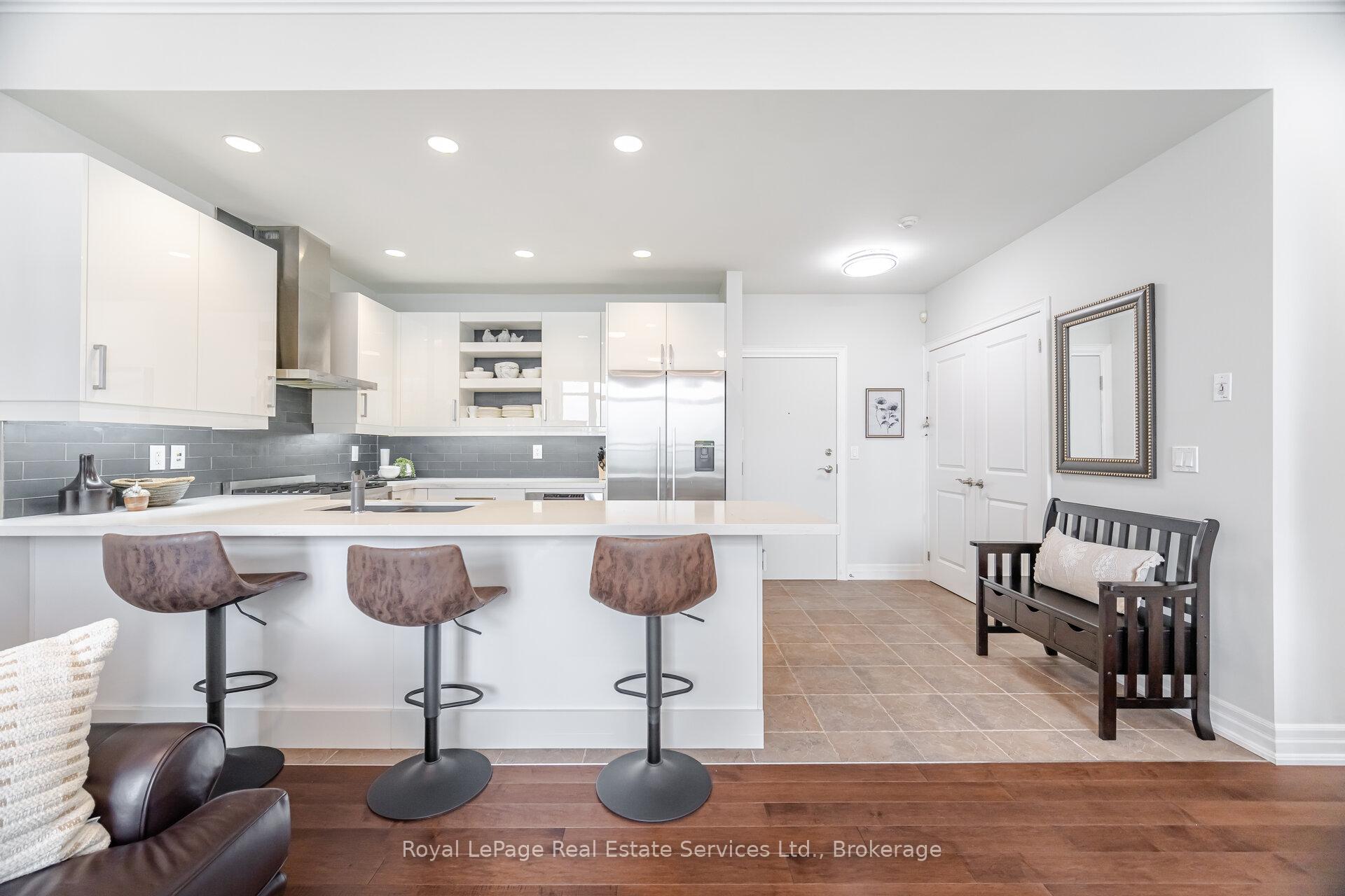 2 Bedrooms Condo at 360 Pearl, Burlington For sale