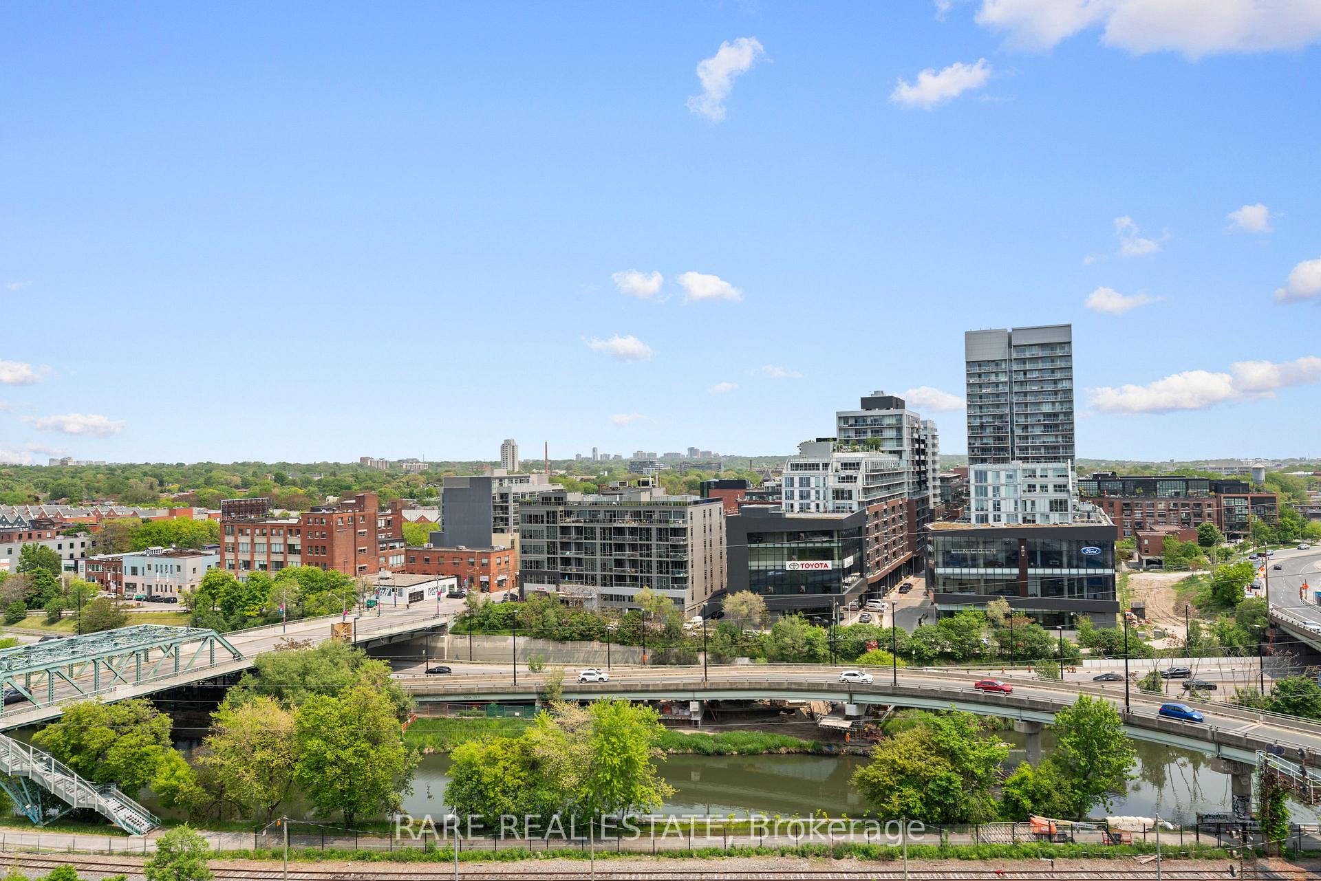 2 Bedrooms Condo at 32 Trolley, Toronto For sale