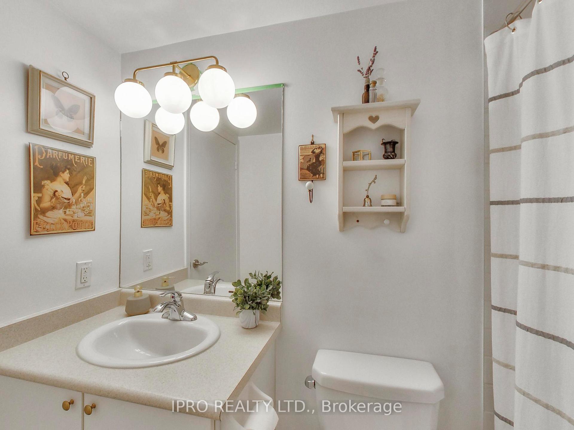3 Bedrooms Condo at 60 Heintzman, Toronto For sale