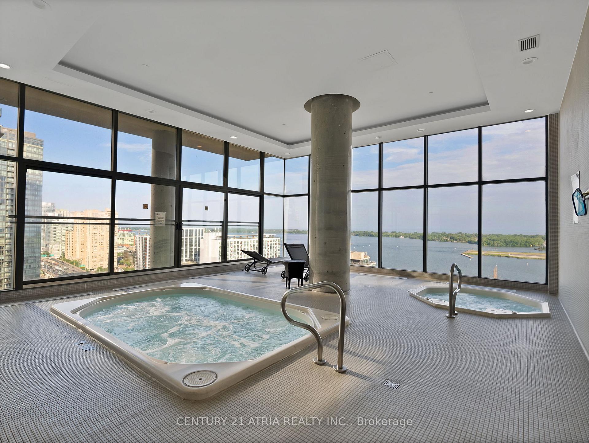 1 Bedroom Condo at 15 Fort York, Toronto For sale