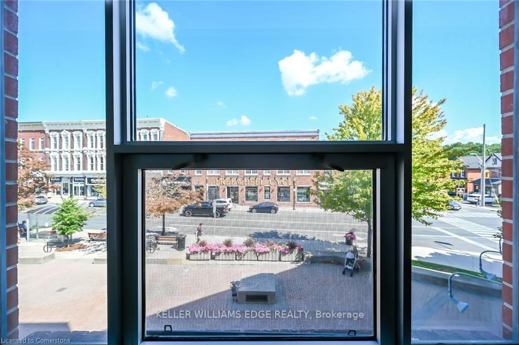 2 Bedrooms Condo at 2 King,  Hamilton For sale
