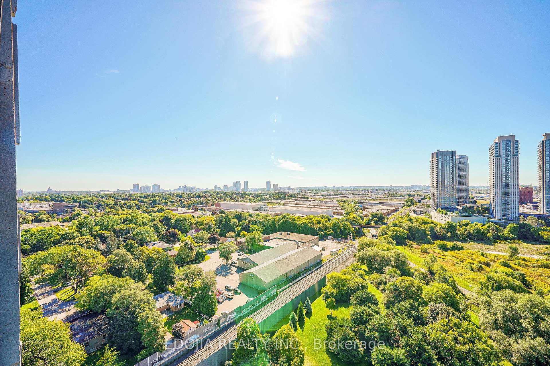 2 Bedrooms Condo at 4101 Sheppard,  Toronto For sale
