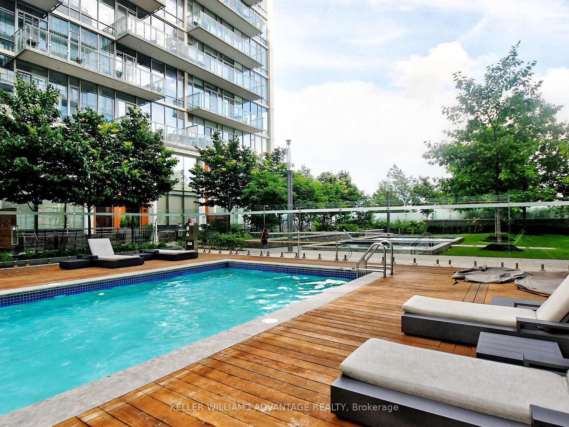 2 Bedrooms Condo at 29 Queens, Toronto For sale