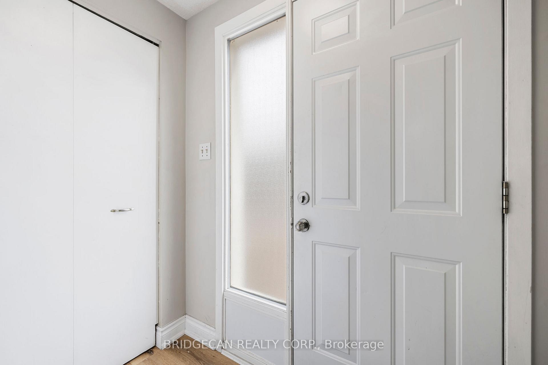 3 Bedrooms Condo at 151 Gateshead,  Hamilton For sale