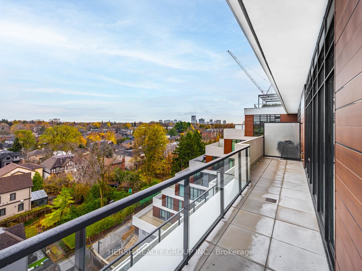 2 Bedrooms Condo at 160 Kingsway,  Toronto For sale