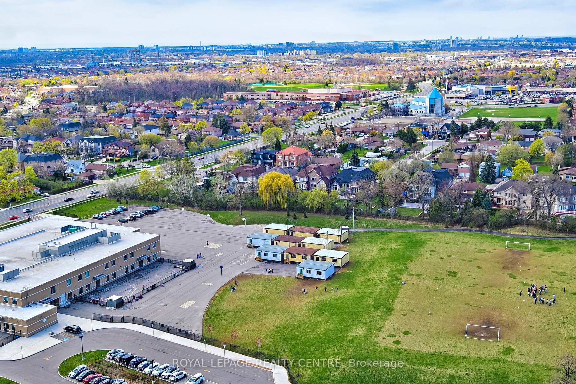 2 Bedrooms Condo at 36 ELM,  Mississauga For sale